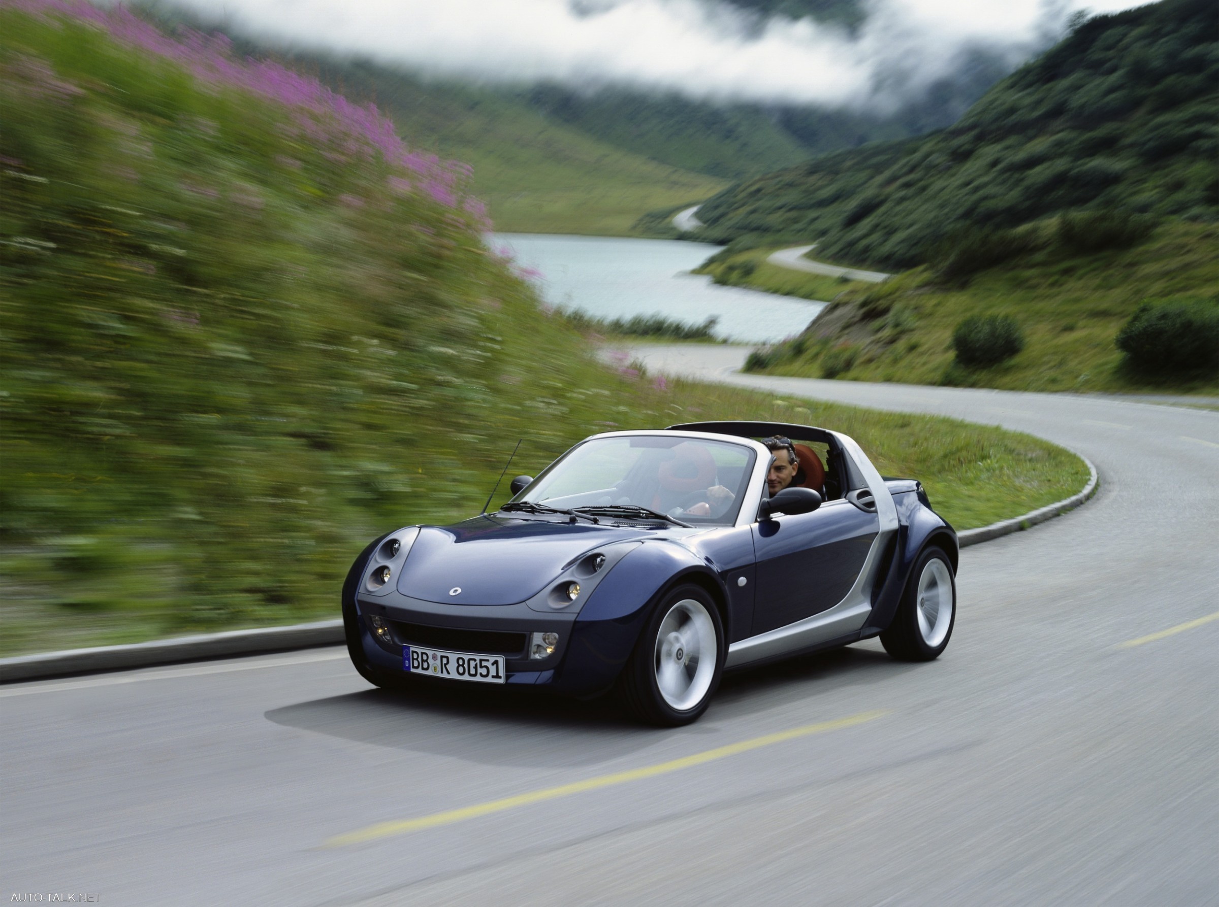 Авто ниже. Mercedes Smart Roadster. Смарт родстер багги. Smart Roadster Coupe. Smart Roadster Cabrio.