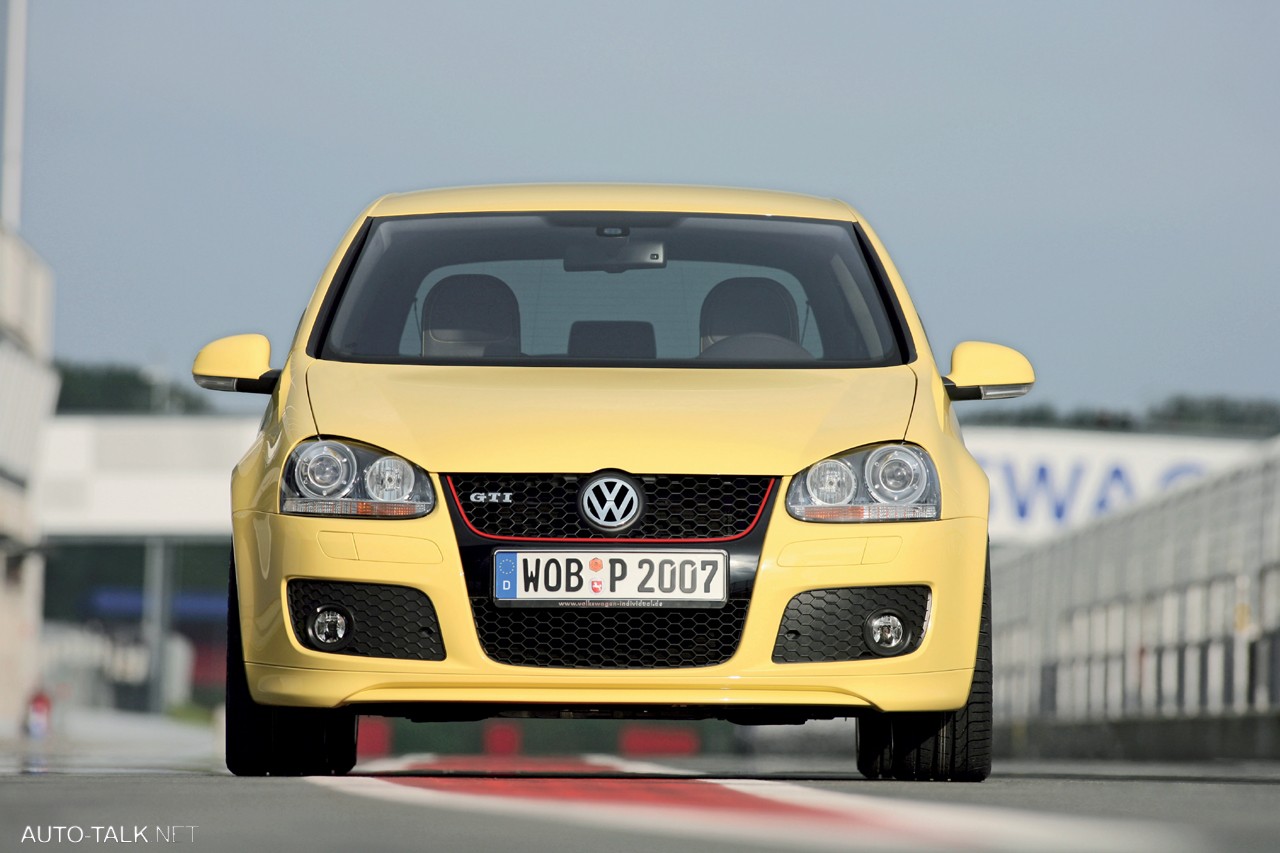 VW Golf GTI Pirelli